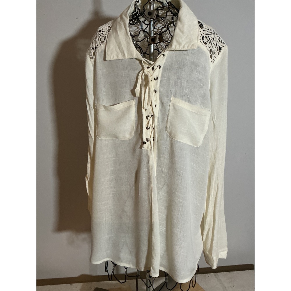 NWT Entro Cream Crochet Lace Shoulder Lace Up Boho Rayon Blouse Top Large